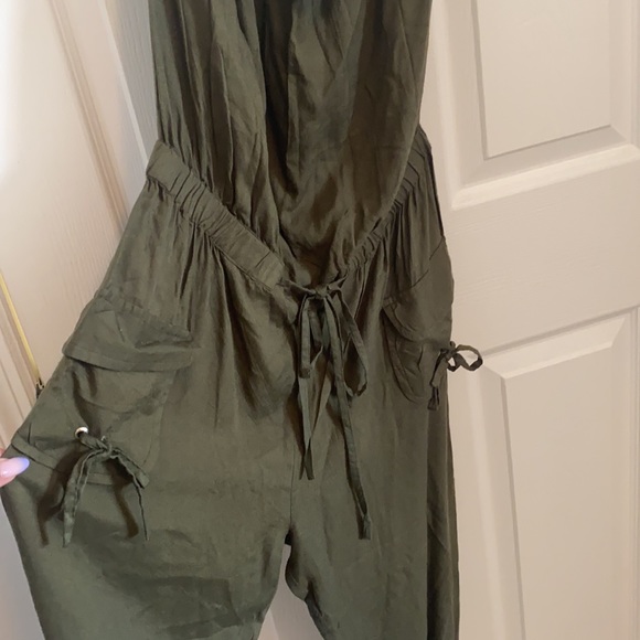Nwt cropped jumpsuit - Picture 3 of 3
